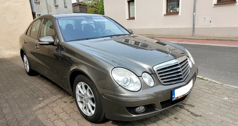 samochody osobowe Mercedes-Benz Klasa E cena 27800 przebieg: 182000, rok produkcji 2008 z Leszno